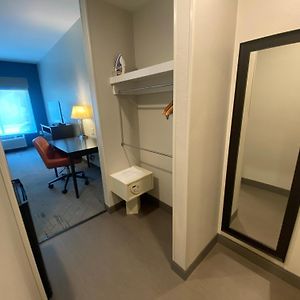 King Room Mobility Access or Non-Smoking